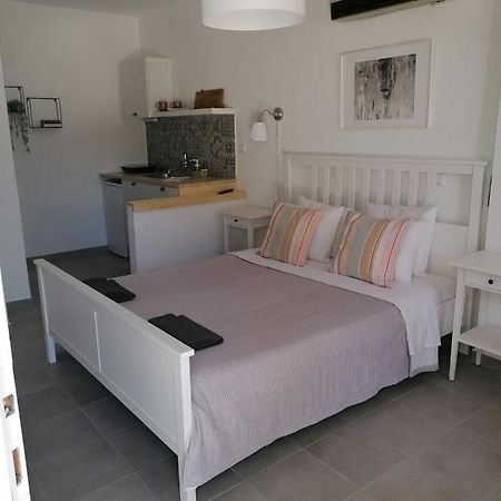 Studios Margaret Poros Town Exterior foto